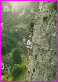 Pascale et Claire, les demoiselles de Val St Martin juillet 2001